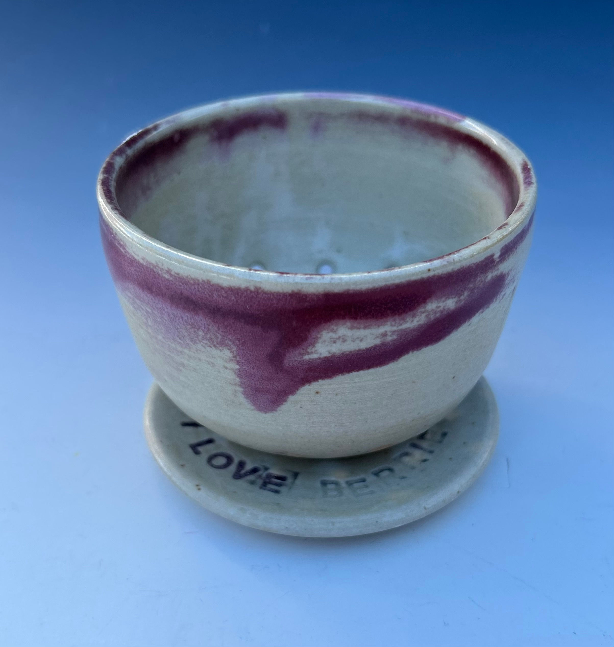 Stoneware Berry Bowl with Saucer