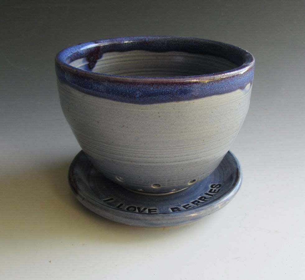 Thumbnail: Stoneware Berry Bowl