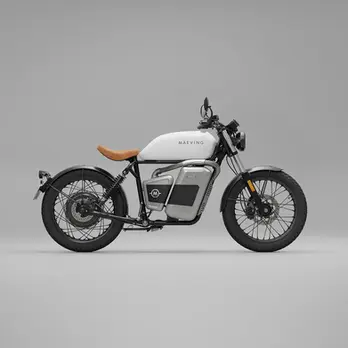 Retro Motorrad mit braunem Sattel und weissemTank