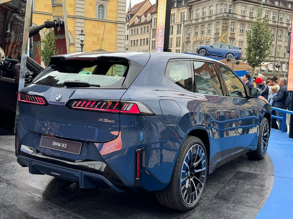blaues Auto Heck