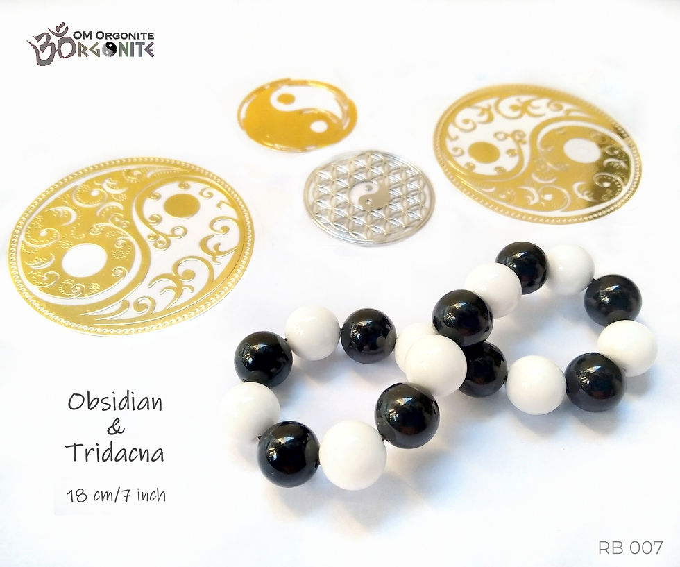 Thumbnail: Obsidian and Tridacna Shell Bracelet