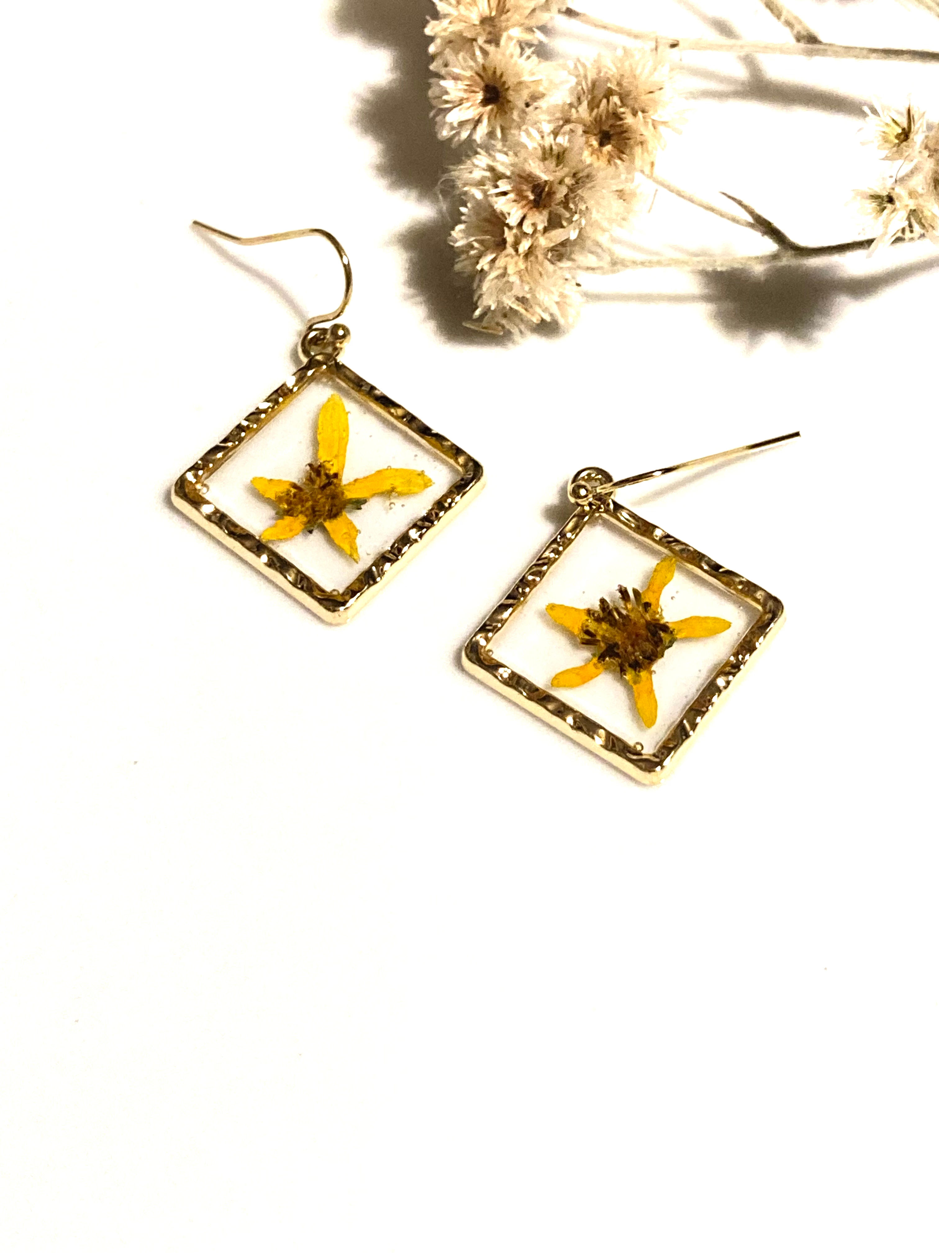 Hammered Square Yellow Starflower Earrings