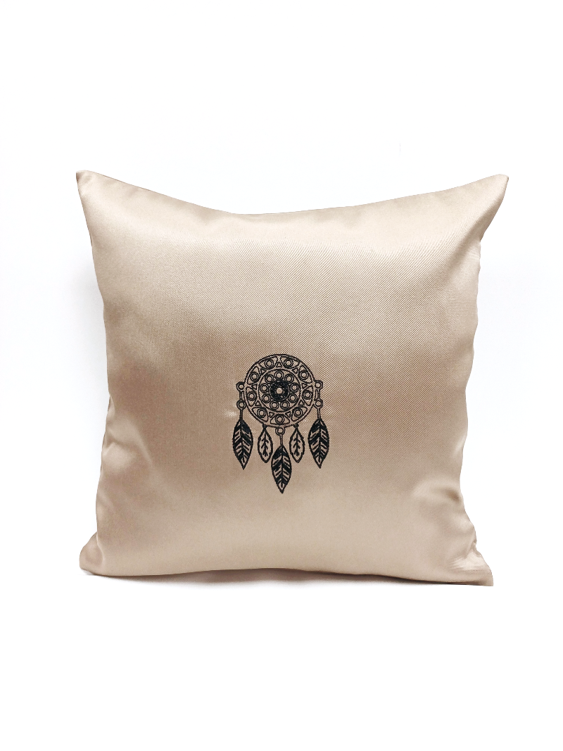 Housse de coussin satin brodé