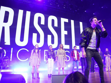 Russell Dickerson receives 2022 Curtain Call Award