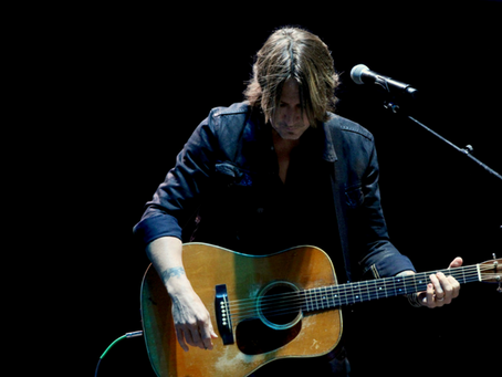 Nashville country stars unite for Vegas vigil