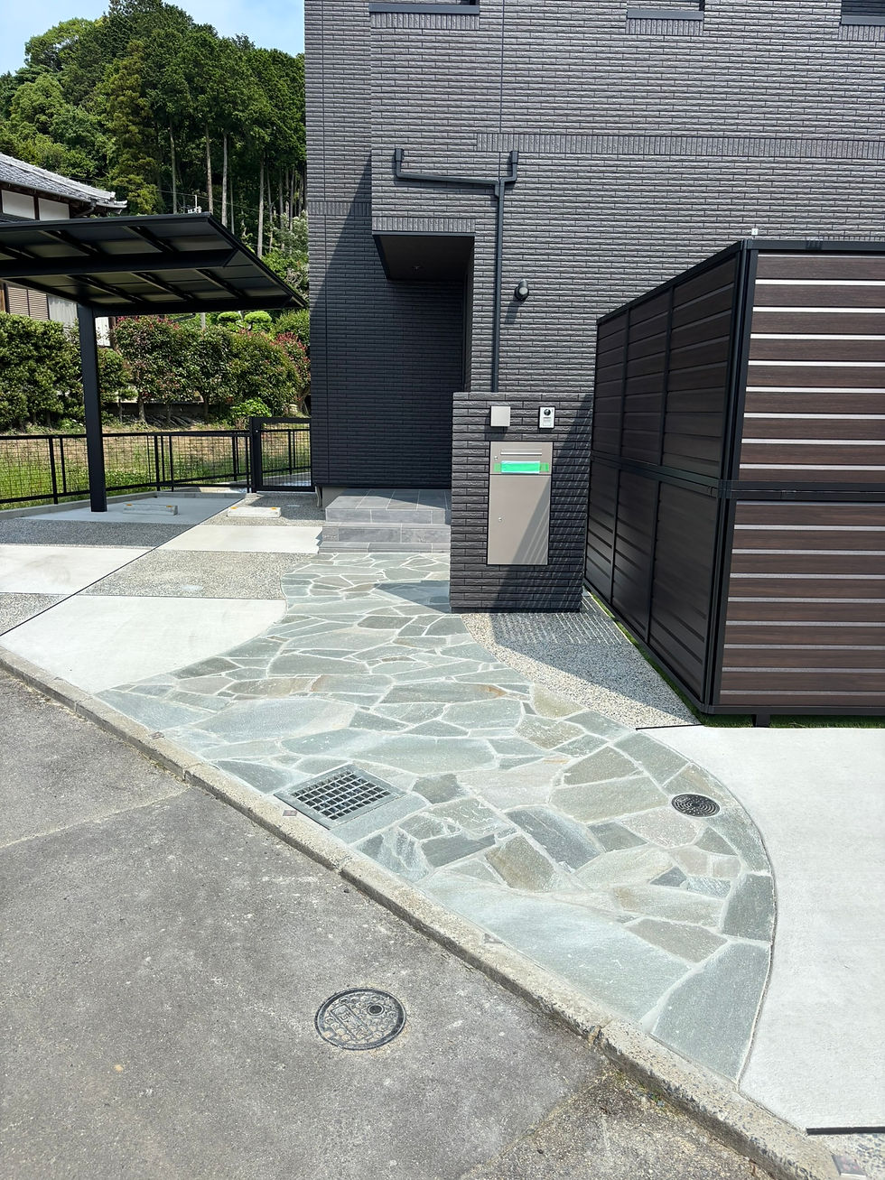 美しい石畳のアプローチと外構デザイン。 メンテナンスで差が出る！ 外構を長持ちさせる3つのコツ Y・Cエクステリア