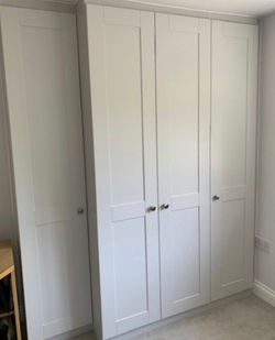 White_hinged_door_wardrobe_edited