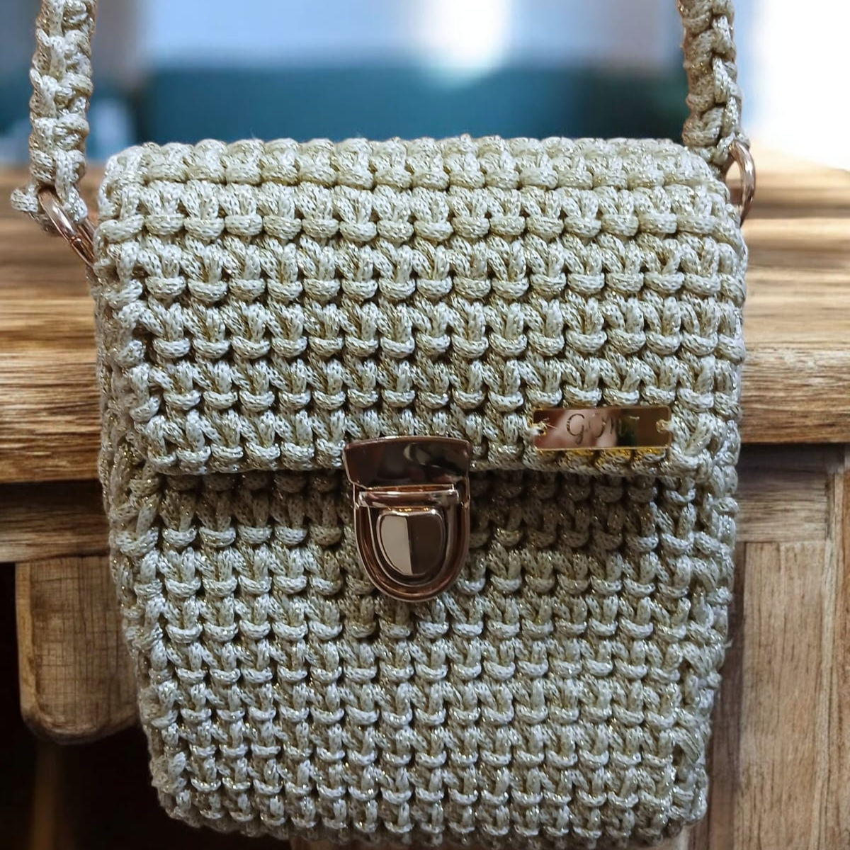 Bolsa de Crochê – Porta-Celular Pingo de Ouro