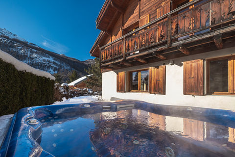 Chalet de location de luxe Le serre des oiseaux pour 15 personnes a serre chevalier proche des pistes avec spa jaccuzzi