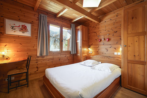 Chalet de location de luxe Le serre des oiseaux pour 15 personnes a serre chevalier proche des pistes avec spa jaccuzzi