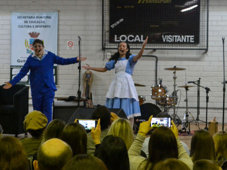 Aberta oficialmente na noite desta quarta-feira (18) a 23ª Feira do Livro de Getúlio Vargas