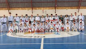 Seleção Gaúcha de Karate reúne 42 atletas em Getúlio Vargas para início de ciclo de competições