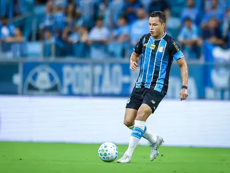 Grêmio vence na Arena, sobe para 7º e confirma cirurgia de Marlon após fratura grave