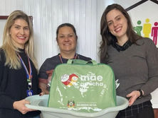 Kits de enxoval do Programa Mãe Gaúcha são entregues a gestantes em Estação
