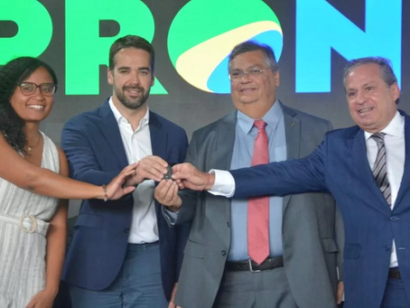 Ministro da Justiça entrega viaturas e equipamentos para programa de segurança no Rio Grande do Sul