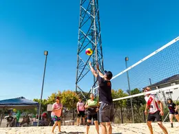 Quadra poliesportiva de areia é inaugurada com torneio de vôlei em Floriano Peixoto