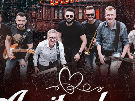 A 'Banda do Povão', Céu e Cantos, lança nova música; ouça "Aceite Esse Plano"