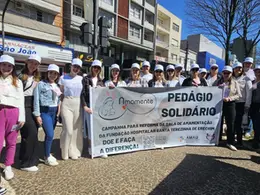 Primeiras-damas da AMAU realizam pedágio para reforma de sala de amamentação