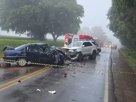 Colisão frontal na RSC-153 deixa dois mortos e seis feridos entre Passo Fundo e Ernestina