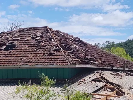Casas atingidas pelo granizo em Floriano Peixoto receberão telhas após vistoria técnica