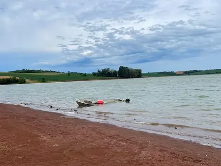 Mulher morre e homem desaparece após barco virar no Rio Passo Fundo em Campinas do Sul
