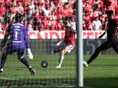 Inter goleia Bragantino no Beira-Rio e mantém vivo sonho de título no Brasileirão