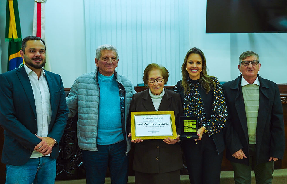 Irmã Maria Anna Dalmagro recebe homenagem | Divulgação / Alefer Dias / Imprensa Deputada Delegada Nadine