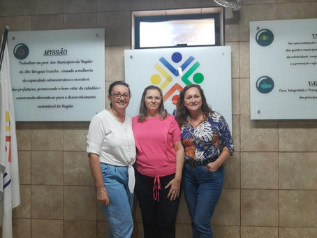 Sandra Betiato é eleita coordenadora do Conselho Municipal de Secretários Municipais de Educação