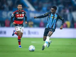 Grêmio perde para o Flamengo por 1 a 0 na Arena e entra na zona de rebaixamento