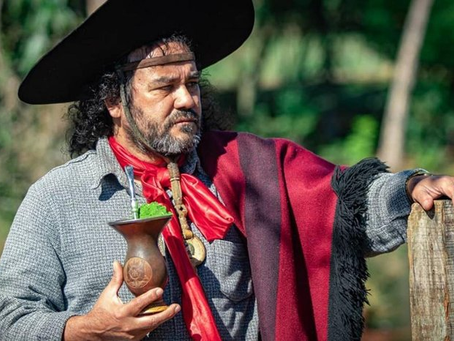 Cantor Baitaca sofre acidente em estrada rural no noroeste do RS e passa bem