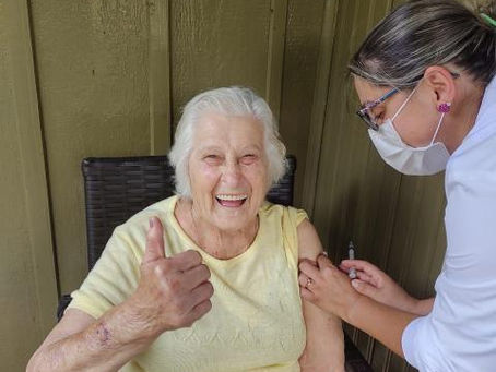 Erebango recebe 50 doses da Coronavac destinadas à vacinação de idosos