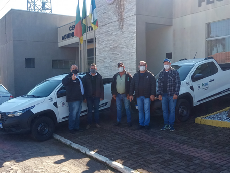 Floriano Peixoto recebe dois veículos para serem usados nas Secretarias de Obras e Agricultura