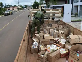 Forças de segurança apreendem 450 kg de alimentos impróprios para consumo em Floriano Peixoto