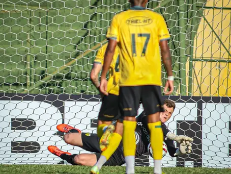 Goleiro Gabriel defende pênalti e é o nome da partida: Ypiranga vence o Ituano por 2 a 0 e sobe para a quarta posição da Série C