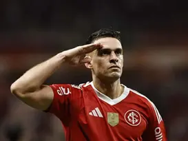 Venda do atacante Rafael Borré ao River Plate avança nas tratativas com o Internacional