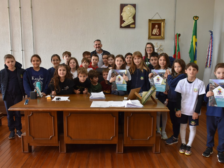 Estudantes da Ideau visitam Prefeitura de Getúlio Vargas
