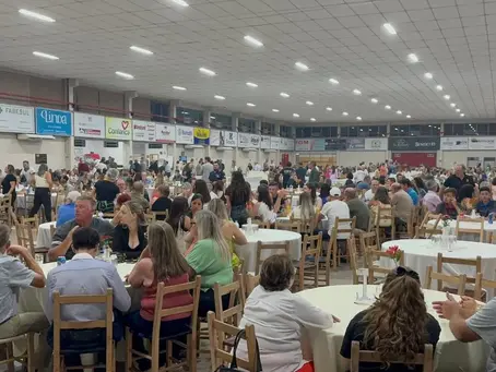 Lar dos Idosos e Lions Clube reúnem 700 pessoas em jantar para lançar projeto de "Creche do Idoso"
