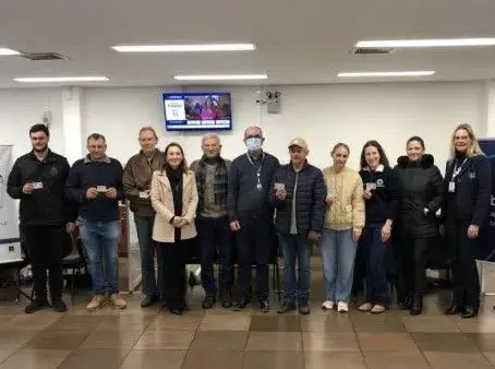 Agricultores familiares de Getúlio Vargas recebem primeiros cartões com recursos de até R$ 30 mil para investimentos no campo