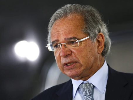 Taxa extra na conta de luz deve aumentar, diz Guedes: 'Não adianta ficar sentado chorando'