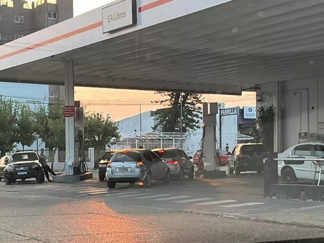 Motoristas de Uruguaiana atravessam a fronteira com a Argentina em busca de gasolina mais barata