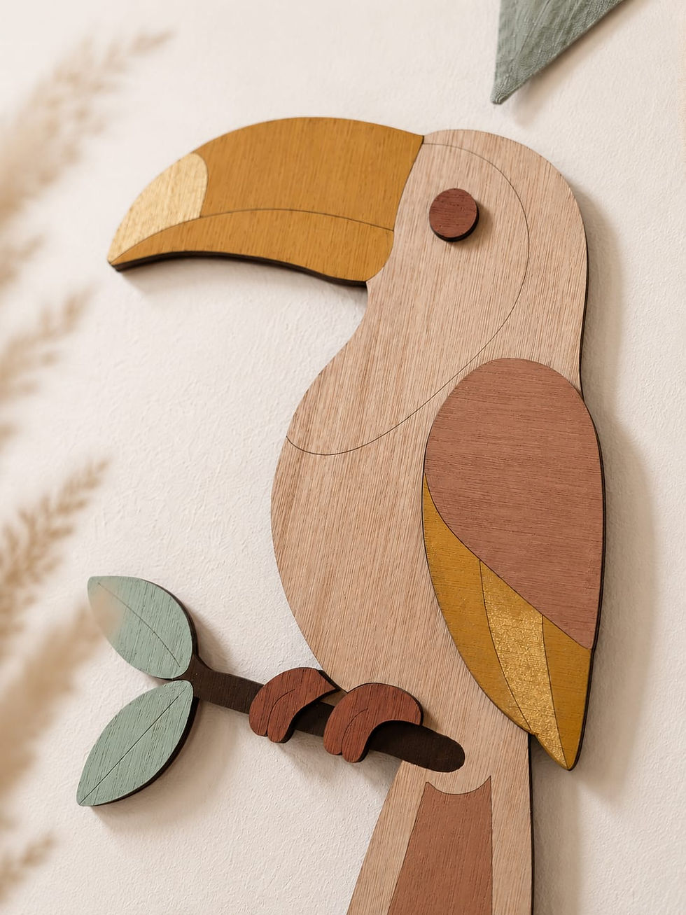 Toucan en bois décoration murale zoom