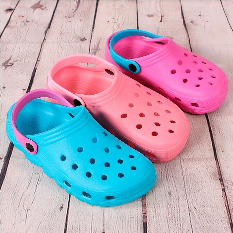 Crocs dama 23 al 26 ($55.00) precio por par