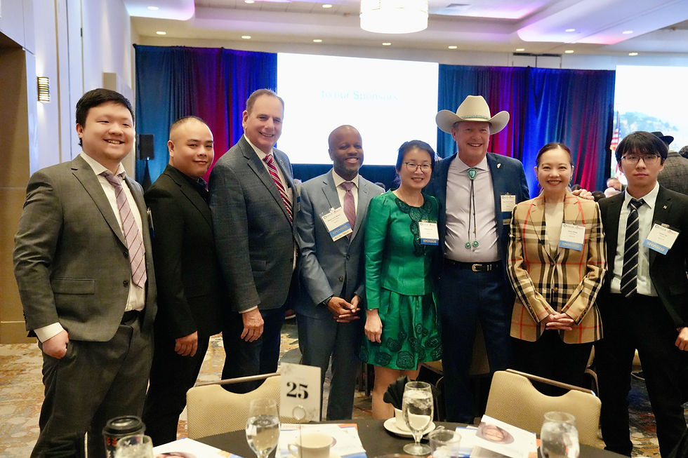 谭华参茸行出席第24届东谷州长早餐会　汇聚百位政商及社区领袖 TanHua Inc. Attends the 24th East Valley Breakfast with the Governor, Bringing Together Hundreds of Business and Civic Leaders