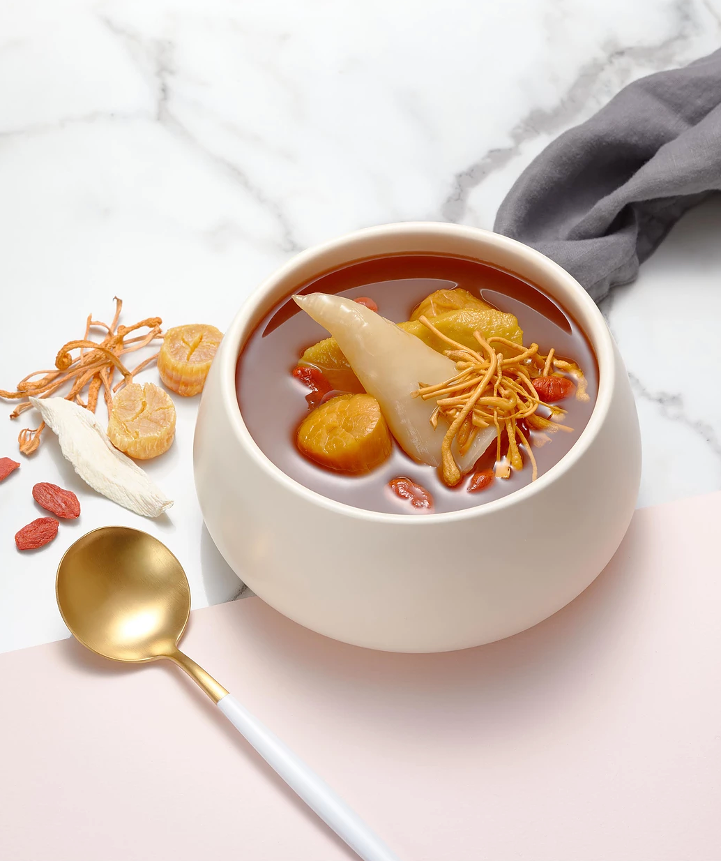 Double-boiled Fish Maw with Dried Scallop and Cordyceps Flower