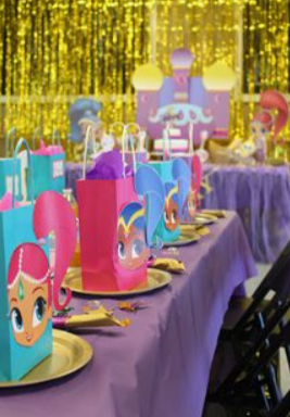 Close-up van kleurrijke feestdecoraties