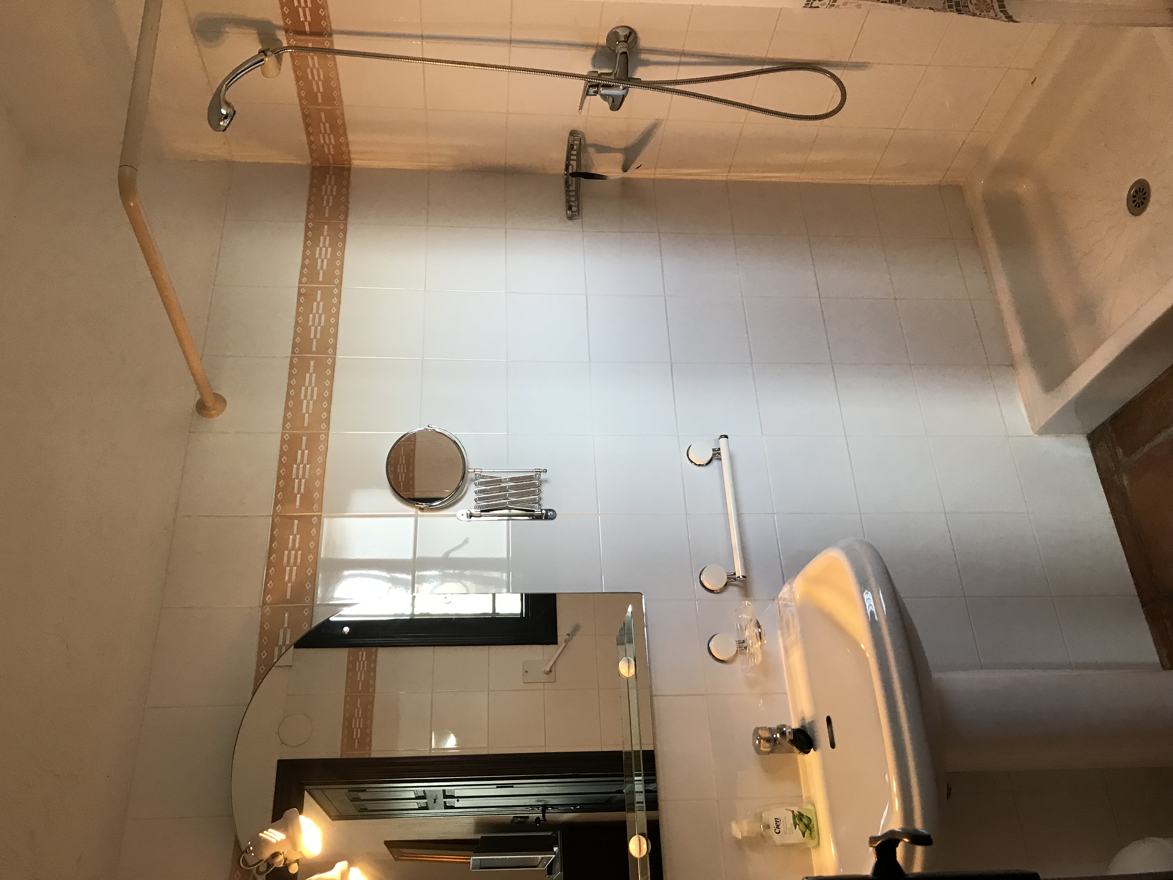Apartment 1 mit Dusche und WC