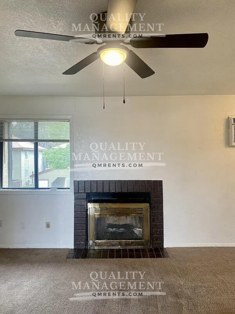 7095 W Colehaven Ln-1.png