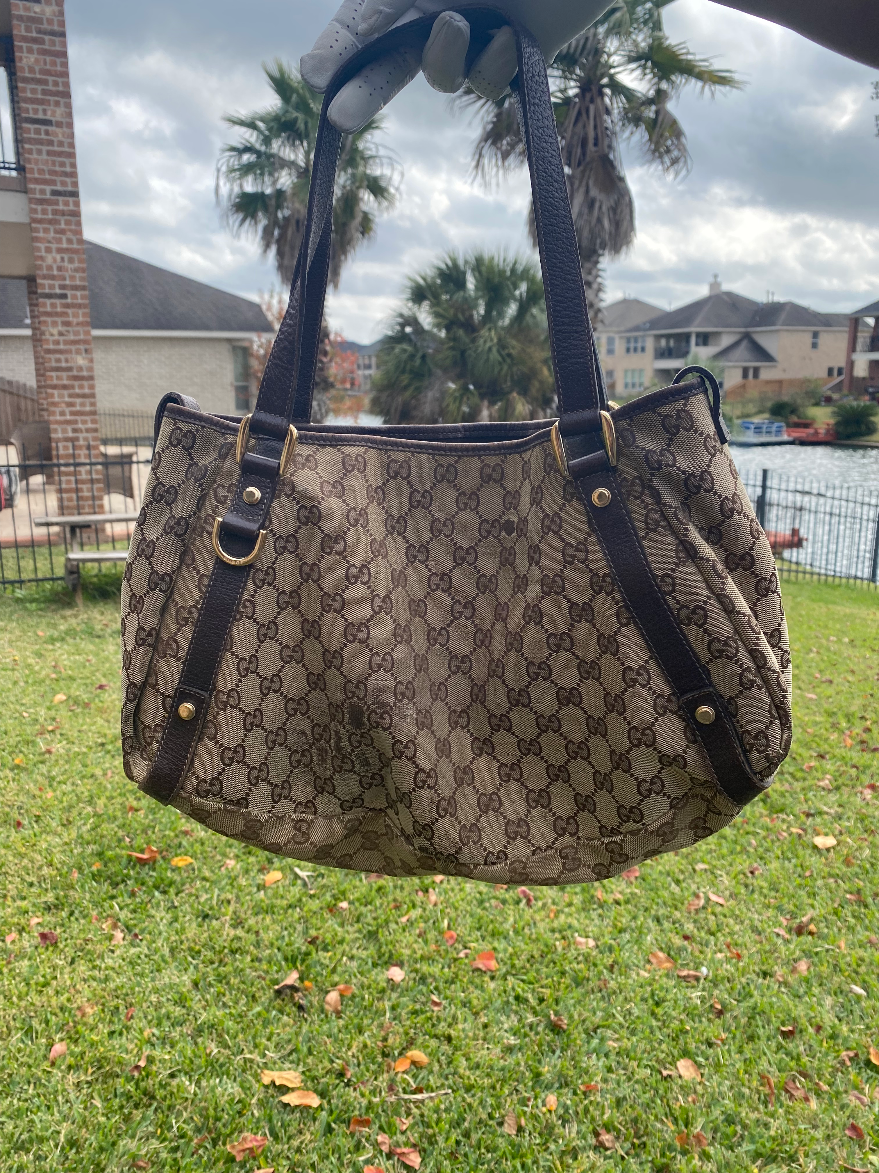 STEAL! $100 preowned vintage Gucci tote handbag 