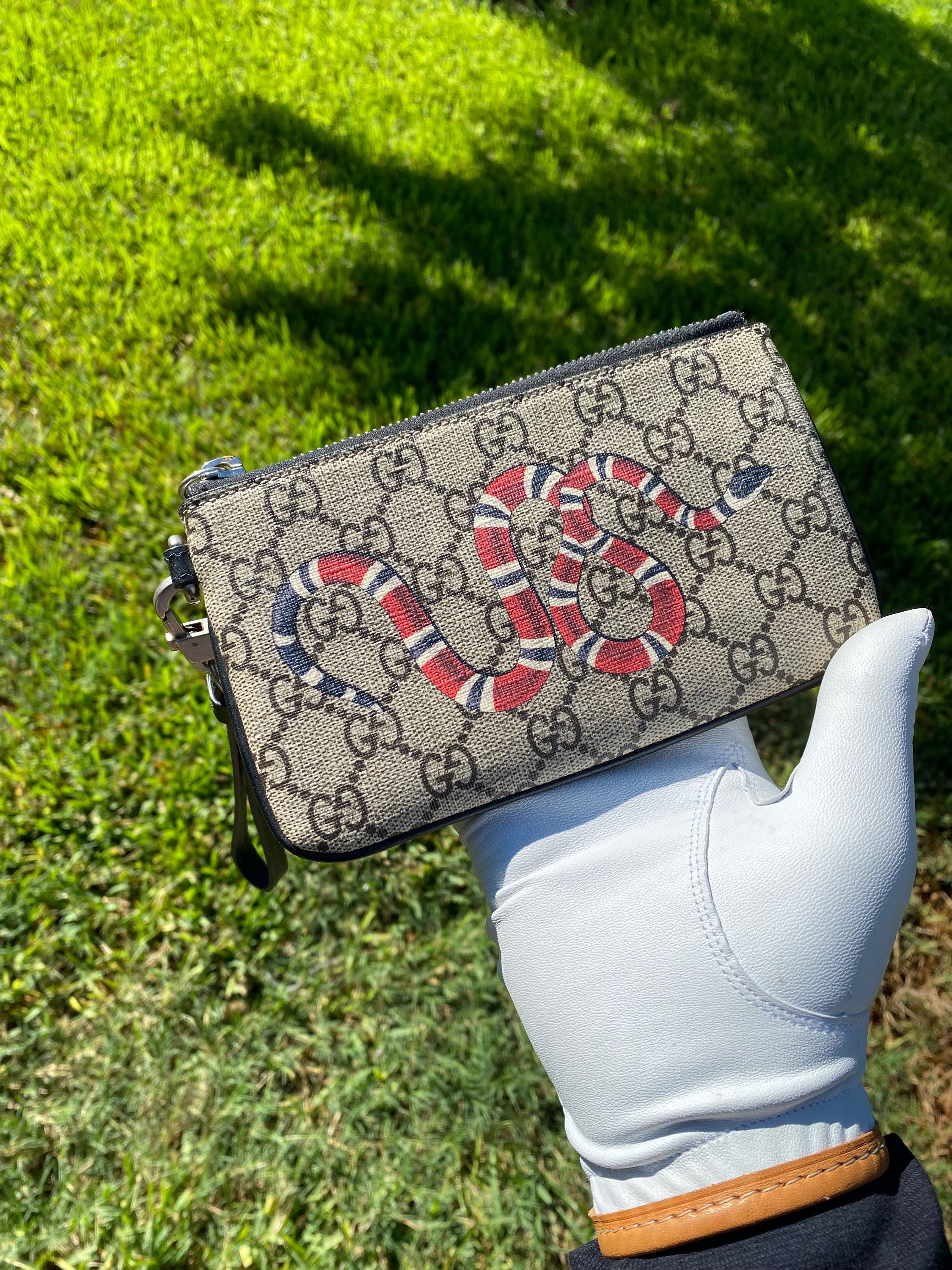 $525 brand new Gucci kingsnake phone pouch 
