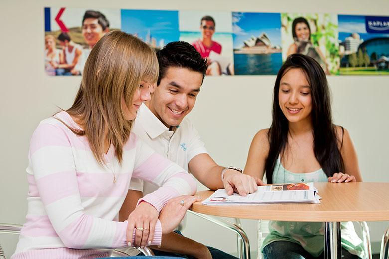 desti-melbourne-gall-02